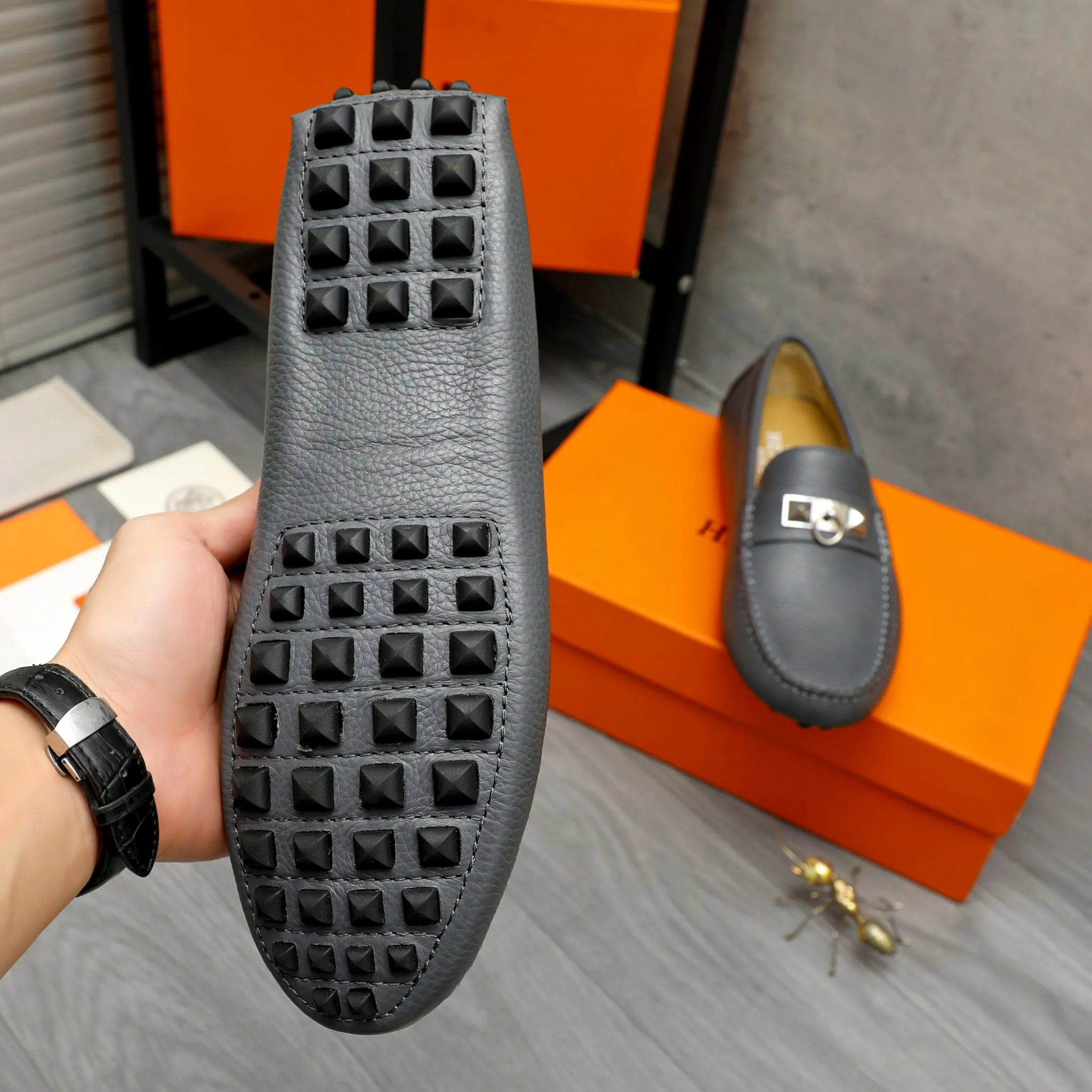 Men's shoes 💰420 Product trademark: HERMES "Hermes" casual slip-on shoes Regular size: 38-46 (45.46 custom-made, non-returnable) Product materials: Selected pebbled cowhide upper, sheepskin lining, non-slip bean outsole